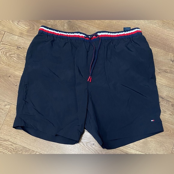 NWOT Men's Tommy Hilfiger Swim Shorts XXL - Picture 1 of 3